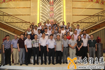 蘇魯縣級電視臺戰(zhàn)略合作會議合影 (12)_副本.jpg