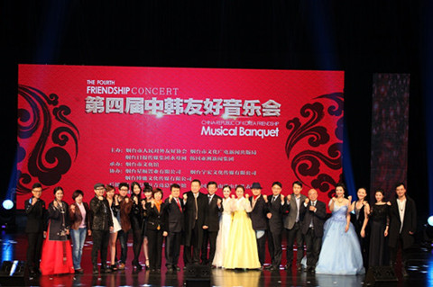 演出結束后貴賓和演出隊的團體照_副本.jpg